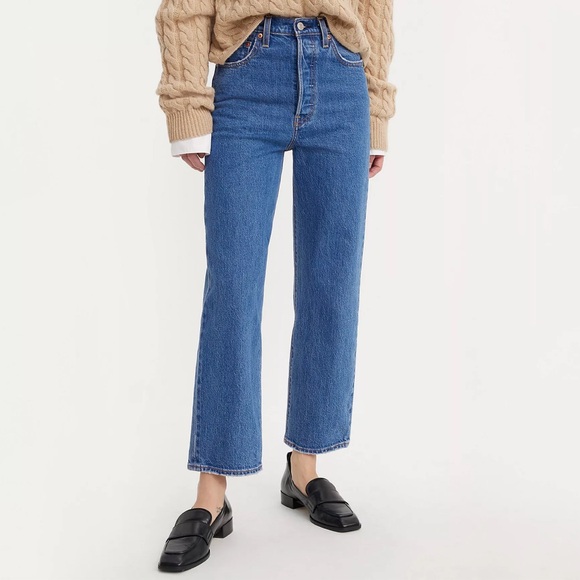 Amazing jeans!! Too small on me! - Picture 2 of 5